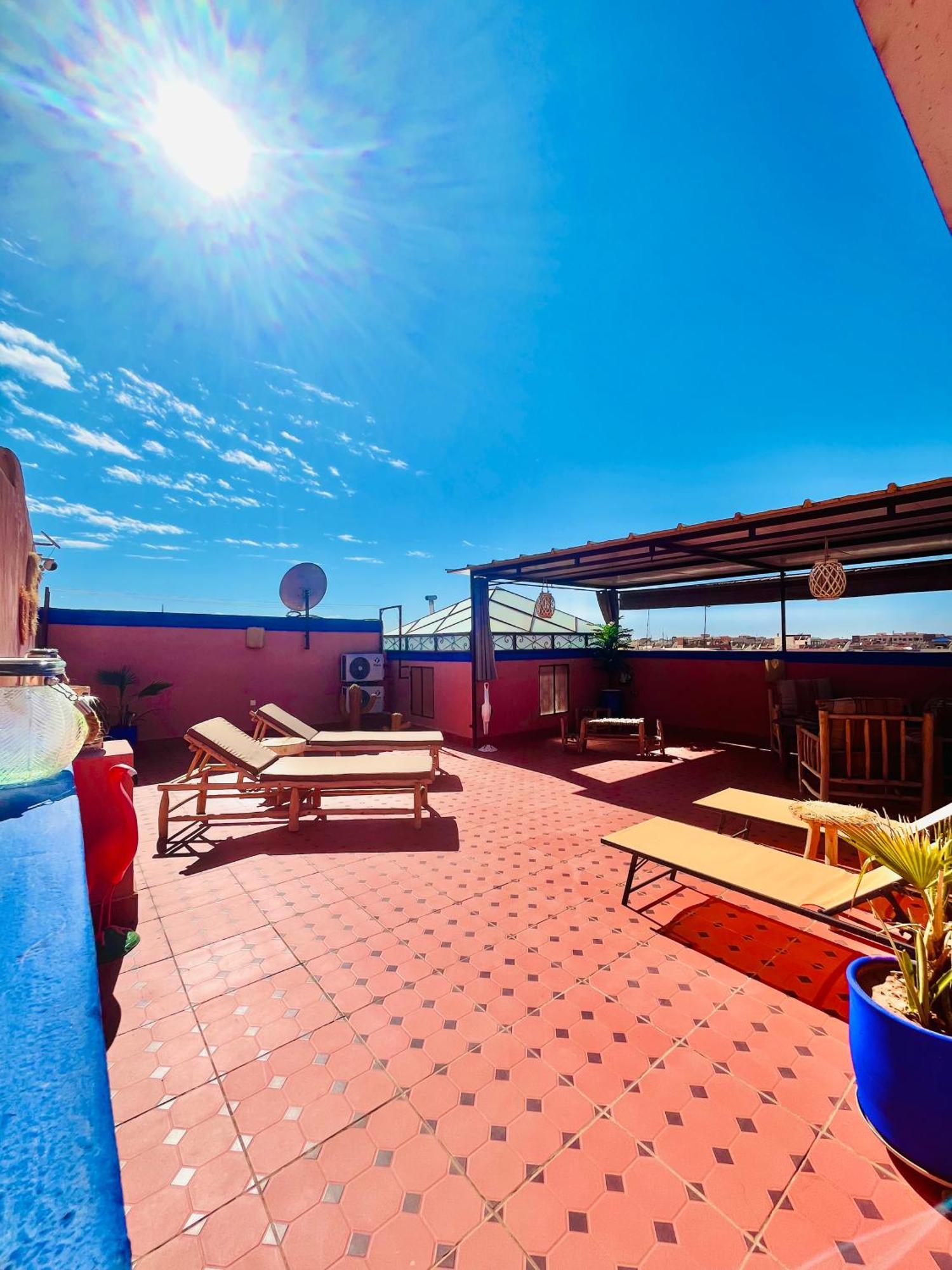 Apartment With Ac, Patio And Rooftop Appartement Climatise Avec Patio Et Toit Terrasse 마라케시 외부 사진
