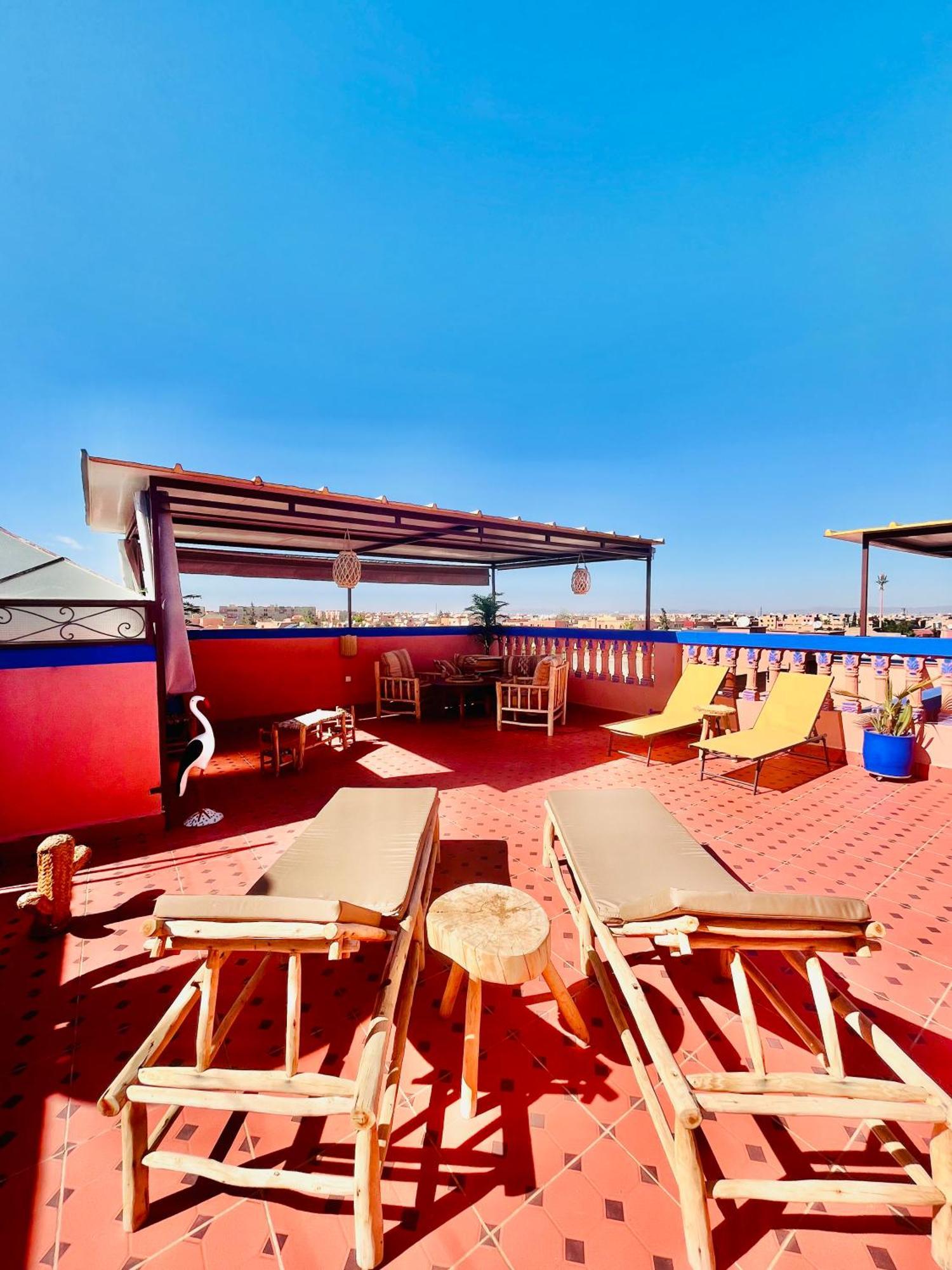 Apartment With Ac, Patio And Rooftop Appartement Climatise Avec Patio Et Toit Terrasse 마라케시 외부 사진