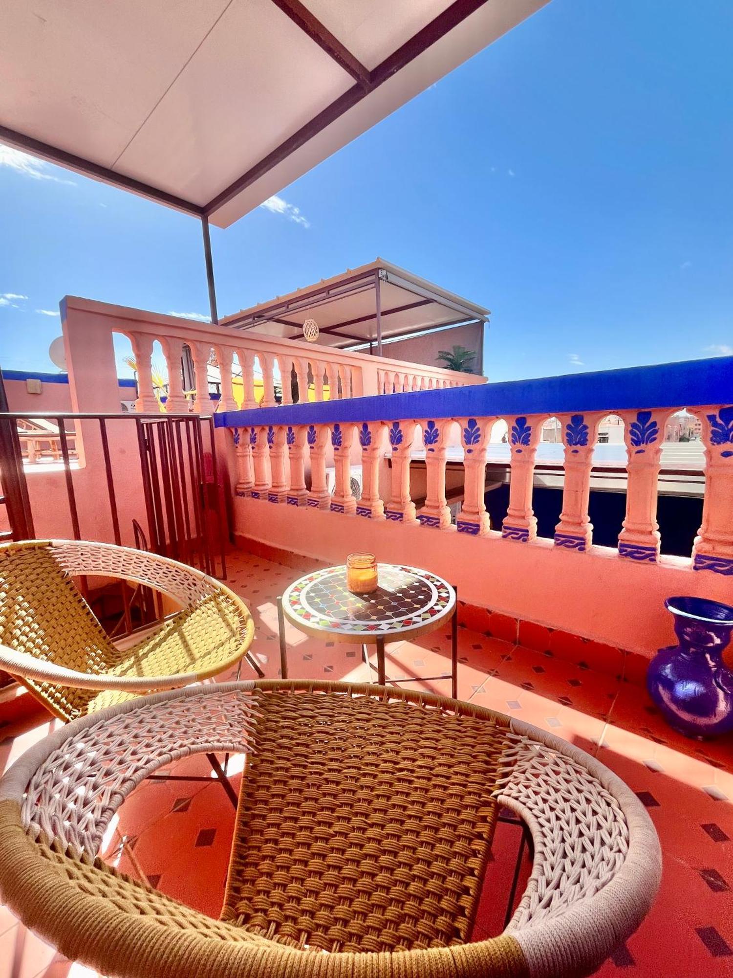 Apartment With Ac, Patio And Rooftop Appartement Climatise Avec Patio Et Toit Terrasse 마라케시 외부 사진
